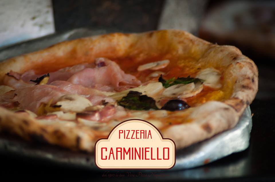 Neapol przewodnik kulinarny – pizzeria Carminiello